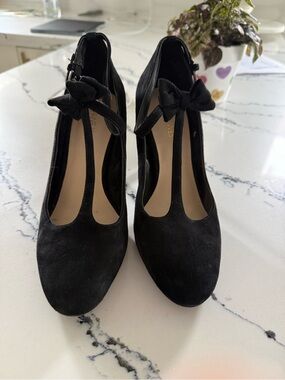 Nine West Black Suede T-Strap Heels with Bow Accent